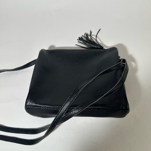 Sleek Black Crossbody Bag with Adjustable Strap and Tassel - Picture 3 of 5